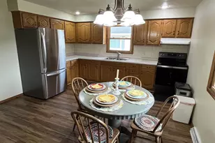 512 Jeffery St, Combined Locks, WI 54113 - Photo 4