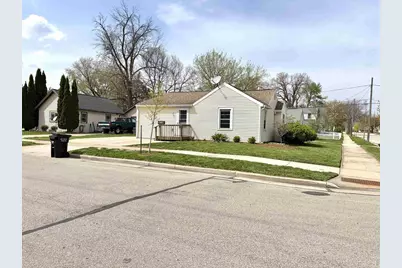326 E Wilson Avenue, Appleton, WI 54915 - Photo 2