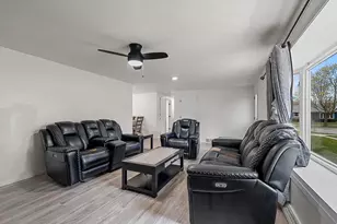 1540 Plaza Dr, Appleton, WI 54915 - Photo 4