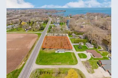 Lee Harbor Lane, Oshkosh, WI 54902 - Photo 4