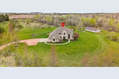 W7828 Hillview Road, Hortonville, WI 54944 - Photo 2