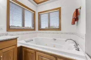 W7828 Hillview Rd, Hortonville, WI 54944 - Photo 38