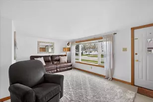 517 Abrams St, Green Bay, WI 54302 - Photo 4
