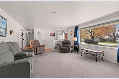 914 Rasmussen Place, Green Bay, WI 54304 - Photo 4