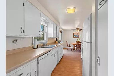 914 Rasmussen Place, Green Bay, WI 54304 - Photo 14