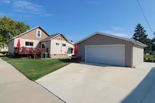 388 Portage St, Fond du Lac, WI 54935 - Photo 2