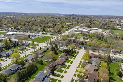 422 Silver Spring Drive, Green Bay, WI 54303 - Photo 8