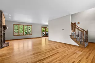212 Apple Blossom Ln, Manitowoc, WI 54220 - Photo 6