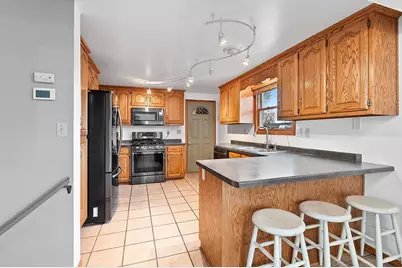 860 Fribourg Street, De Pere, WI 54115 - Photo 10