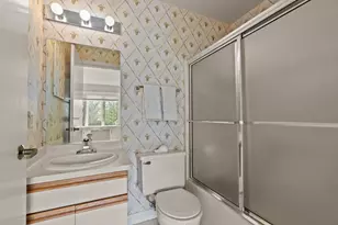 10 Lawrence Ct, Appleton, WI 54911 - Photo 16