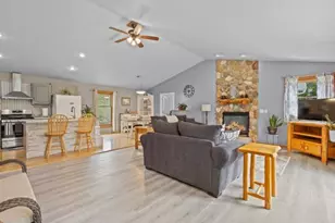 616 Neenah Ave, Sturgeon Bay, WI 54235 - Photo 10