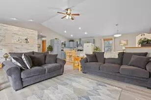 616 Neenah Ave, Sturgeon Bay, WI 54235 - Photo 14