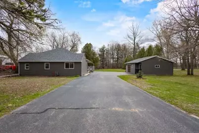 616 Neenah Avenue, Sturgeon Bay, WI 54235 - Photo 2