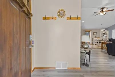 616 Neenah Avenue, Sturgeon Bay, WI 54235 - Photo 8