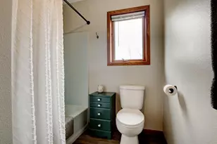 W1724 River Oaks Dr, Marinette, WI 54143 - Photo 14
