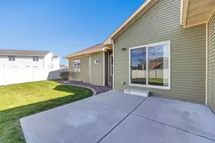 2206 Blue Stem Ln, De Pere, WI 54115 - Photo 26