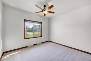 2206 Blue Stem Ln, De Pere, WI 54115 - Photo 16