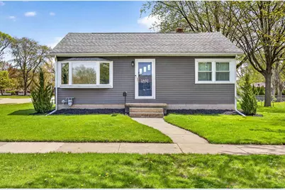 1432 Evans Street, Oshkosh, WI 54901 - Photo 2