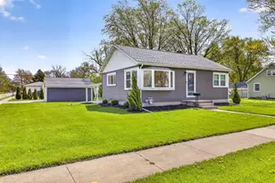 1432 Evans St, Oshkosh, WI 54901 - Photo 1