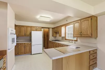 3288 Oakridge Road, Neenah, WI 54956 - Photo 6
