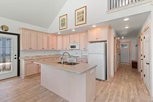 4381 Anapaula Ln, Green Bay, WI 54311 - Photo 4