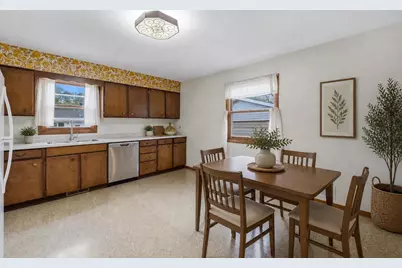 787 Chester Place, Fond du Lac, WI 54935 - Photo 2