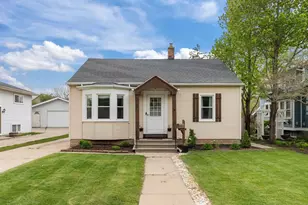 713 Sawyer St, Oshkosh, WI 54902 - Photo 1