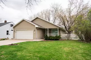 2220 Glendale Ave, Green Bay, WI 54303 - Photo 1