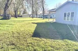 916 London St, Menasha, WI 54952 - Photo 8