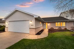 1633 Twin Lakes Cir, Green Bay, WI 54311 - Photo 6