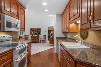 1633 Twin Lakes Circle, Green Bay, WI 54311 - Photo 14