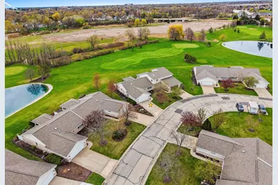 1633 Twin Lakes Circle, Green Bay, WI 54311 - Photo 2