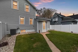 933 Lawrence St, Appleton, WI 54914 - Photo 40