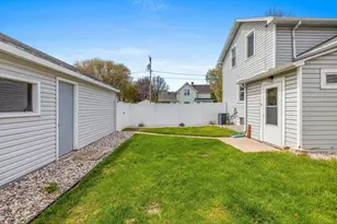 933 Lawrence St, Appleton, WI 54914 - Photo 38