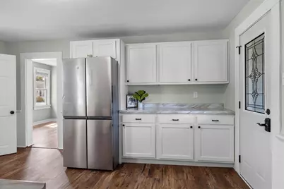 933 Lawrence Street, Appleton, WI 54914 - Photo 8