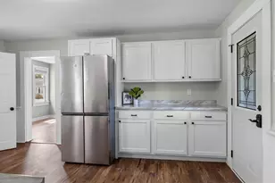 933 Lawrence St, Appleton, WI 54914 - Photo 8