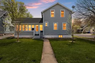 933 Lawrence St, Appleton, WI 54914 - Photo 2