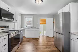 933 Lawrence St, Appleton, WI 54914 - Photo 6