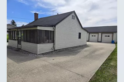 2020 Herman Road, Manitowoc, WI 54220 - Photo 2