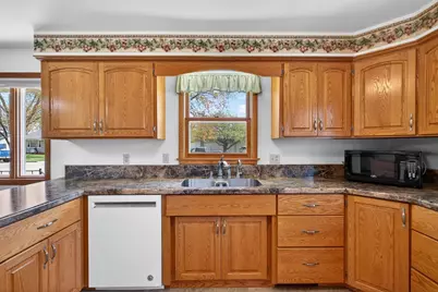 2101 Welhouse Drive, Kaukauna, WI 54130 - Photo 12