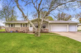 920 London St, Menasha, WI 54952 - Photo 2