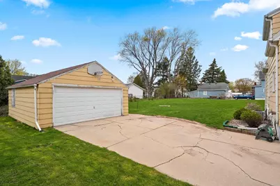 817 Elm Street, De Pere, WI 54115 - Photo 38