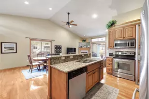 1241 Prairie Falcon Trail, Green Bay, WI 54313 - Photo 4