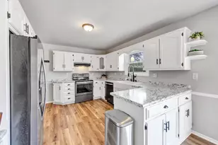 2658 Greenbrier Rd, Green Bay, WI 54311 - Photo 8