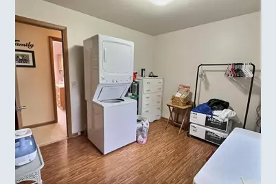 425 Glendale Avenue, Oshkosh, WI 54901 - Photo 10