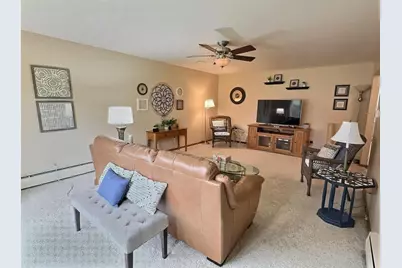 425 Glendale Avenue, Oshkosh, WI 54901 - Photo 4