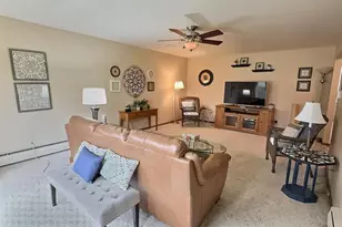 425 Glendale Ave, Oshkosh, WI 54901 - Photo 4