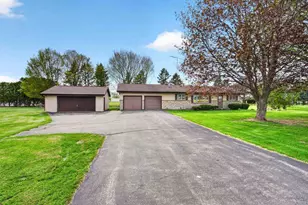 N5782 Fairview Rd, Fond du Lac, WI 54937 - Photo 1