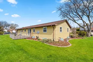 2218 Town Hall Rd, Green Bay, WI 54311 - Photo 2