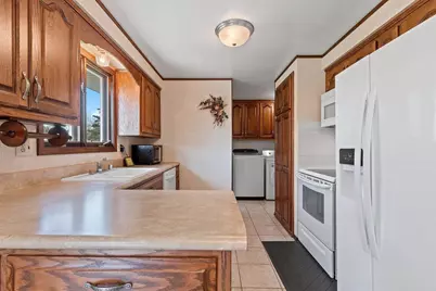 2218 Town Hall Road, Green Bay, WI 54311 - Photo 12